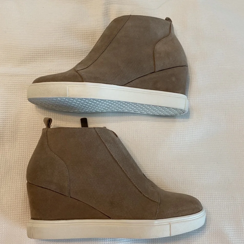 Blondo Gatsby Wedge Waterproof Sneakers Size 5.5 M